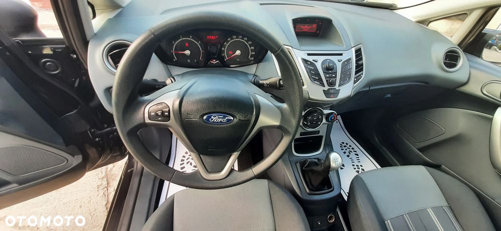 Ford Fiesta - 28