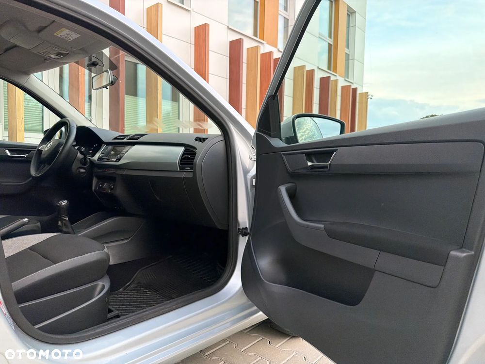 Skoda Fabia 1.0 TSI Active - 10
