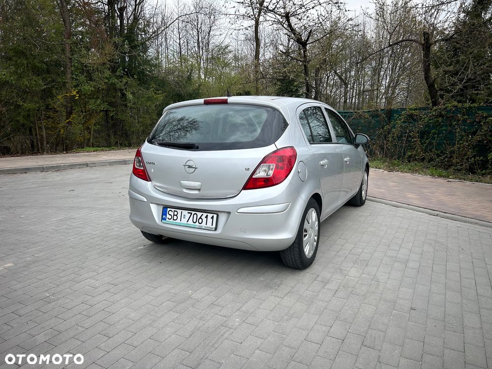 Opel Corsa 1.2 16V Cosmo - 30