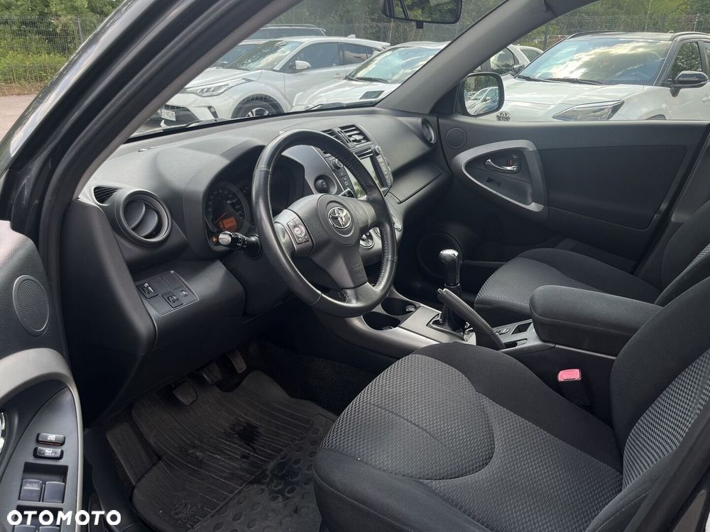 Toyota RAV4 2.0 VVT-i Sol - 9