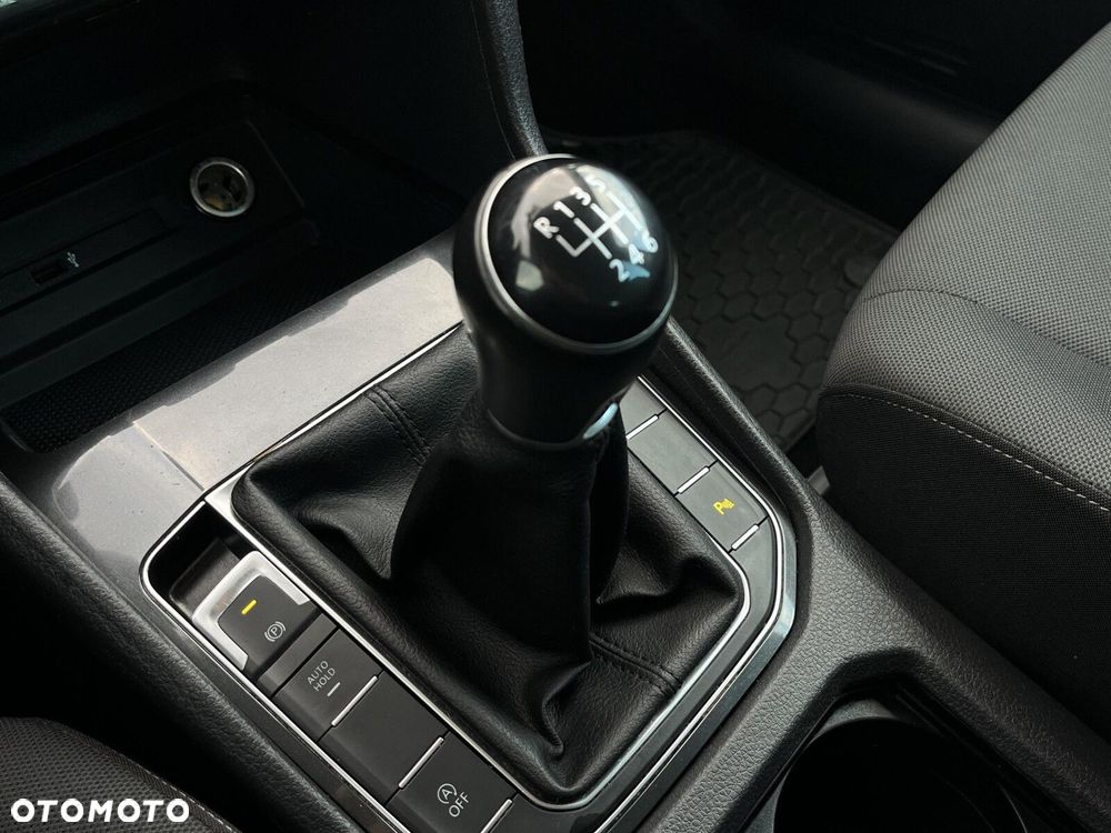 Volkswagen Golf Sportsvan VII SV 1.5 TSI ACT Comfortline - 24