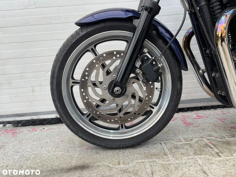 Triumph Bonneville - 22