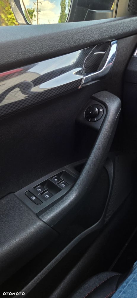 Skoda Octavia 2.0 TDI DSG RS - 26