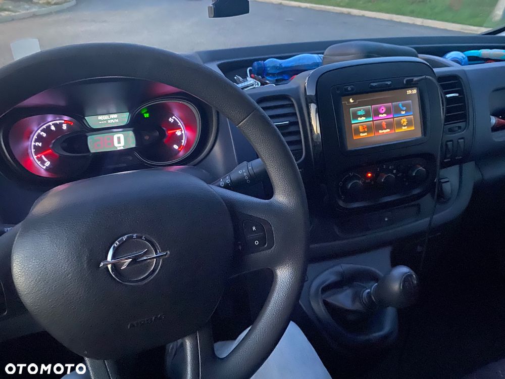 Opel Vivaro - 23
