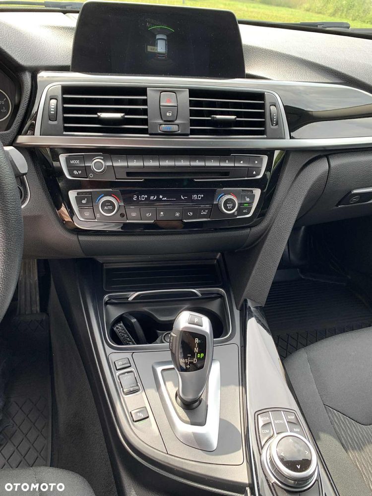 BMW Seria 3 320i Advantage - 15