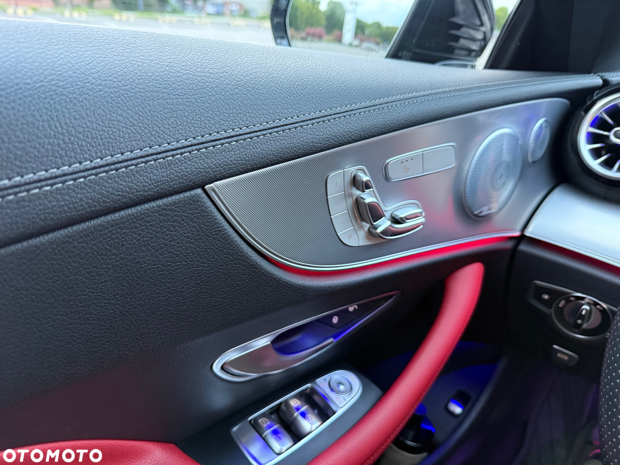 Mercedes-Benz Klasa E 200 Coupe 4-Matic 9G-TRONIC - 32