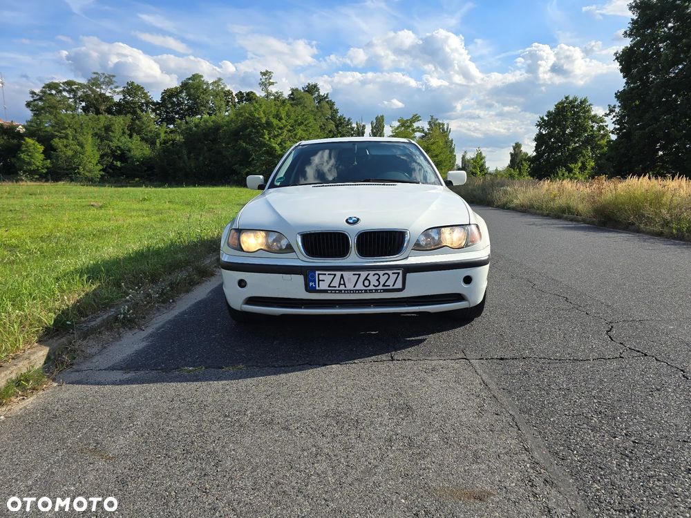 BMW Seria 3 318i - 5