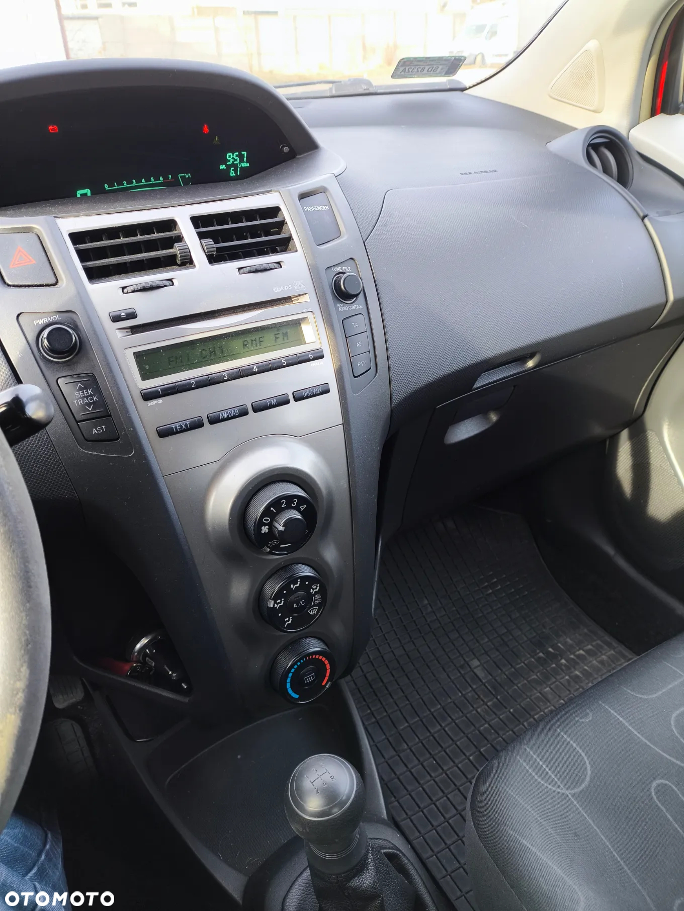 Toyota Yaris 1.0 Terra Start - 8