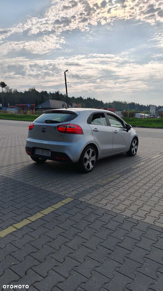 Kia Rio 2011 photo 3