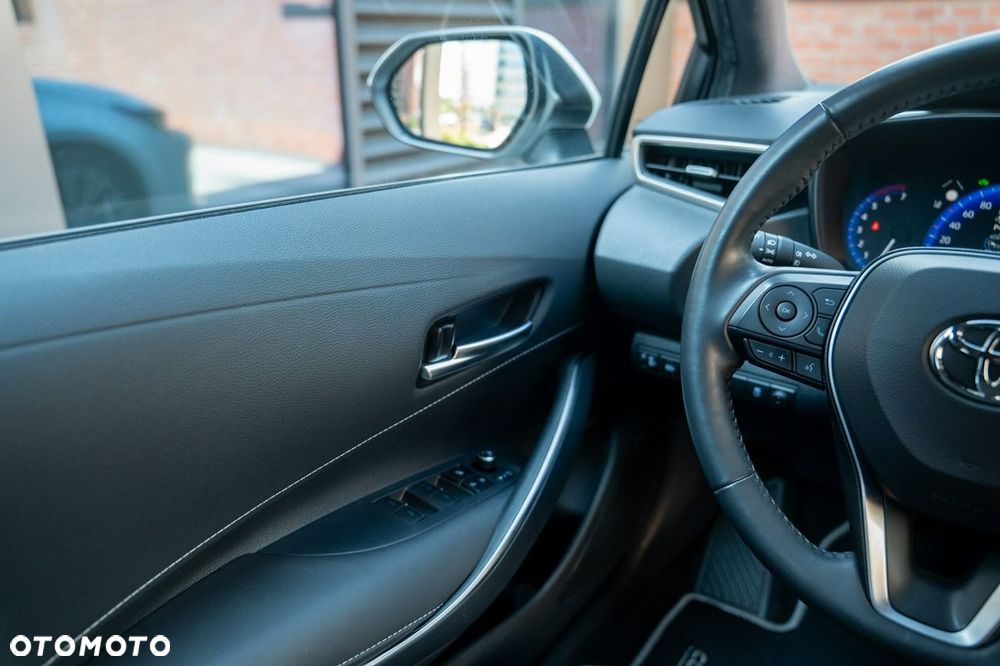 Toyota Corolla 1.8 Hybrid Comfort - 17