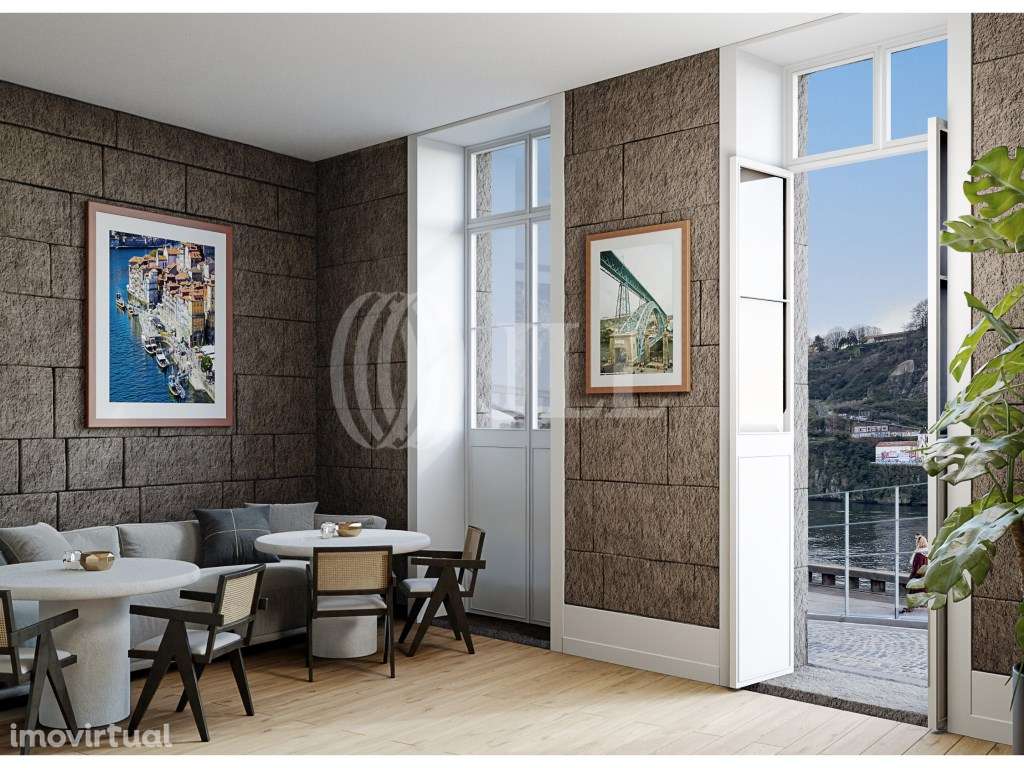 Prédio na 1ª Linha do rio Douro no Porto - Grande imagem: 3/12