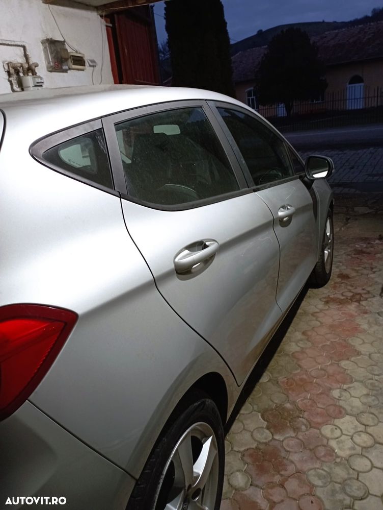 Ford Fiesta 1.0 EcoBoost S&S Aut. TITANIUM - 4