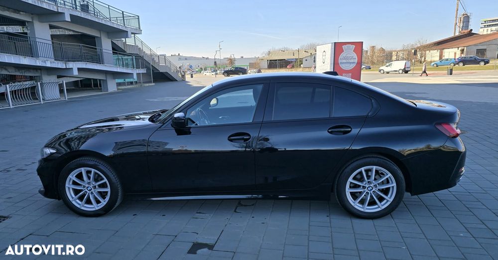 BMW Seria 3 318d Aut. - 12