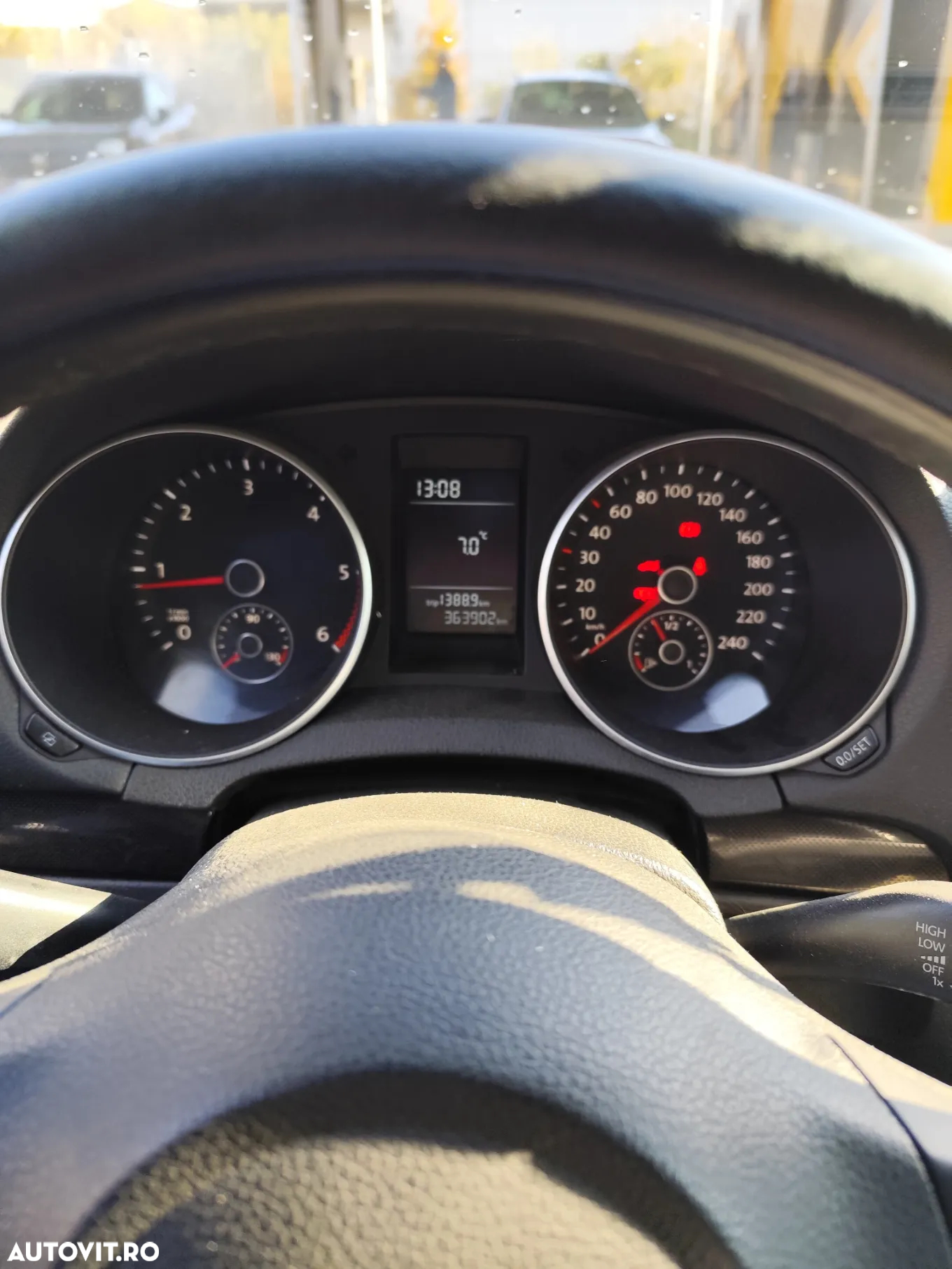 Volkswagen Golf 1.6 TDI DPF Comfortline - 10