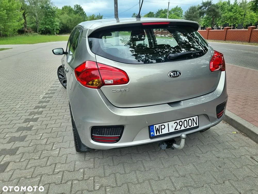 Kia Ceed 1.6 GDI Spirit - 18