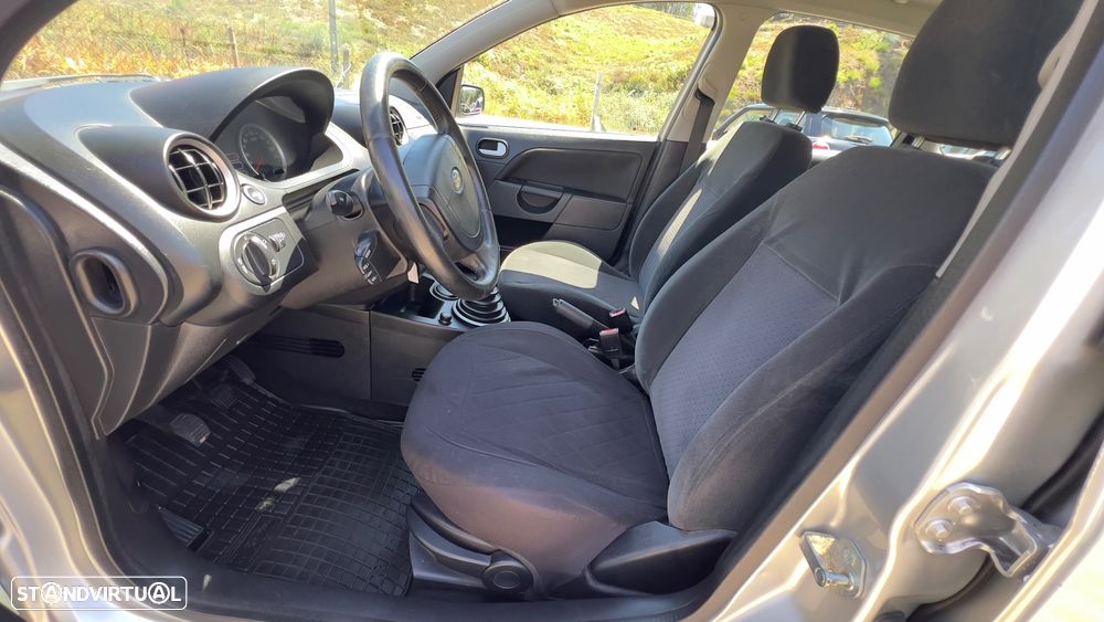 Ford Fiesta 1.25 Ghia - 6