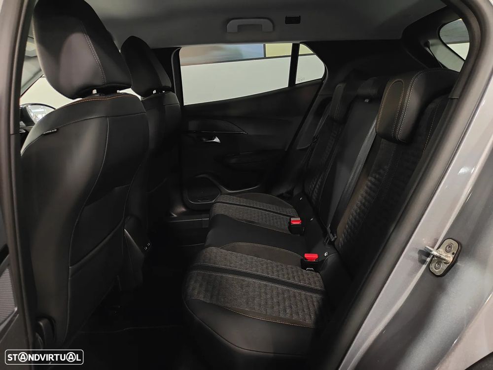 Peugeot 2008 1.2 PureTech Allure EAT8 - 8