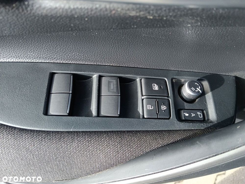 Toyota Corolla 1.8 Hybrid Comfort - 17