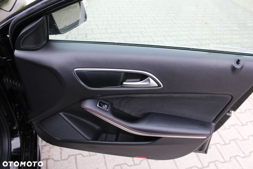 Mercedes-Benz Klasa A 180 CDI AMG Line - 22