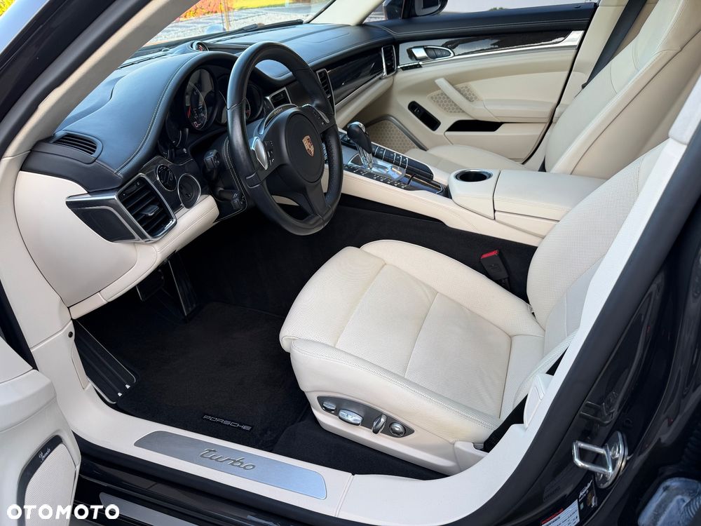 Porsche Panamera Turbo Executive - 13