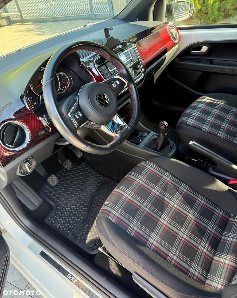 Volkswagen up! 1.0 TSI GTI - 9