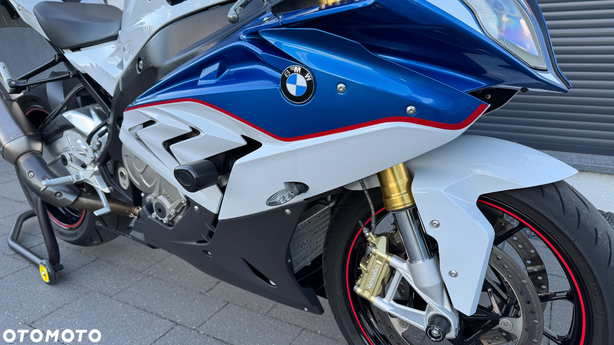 BMW S - 12