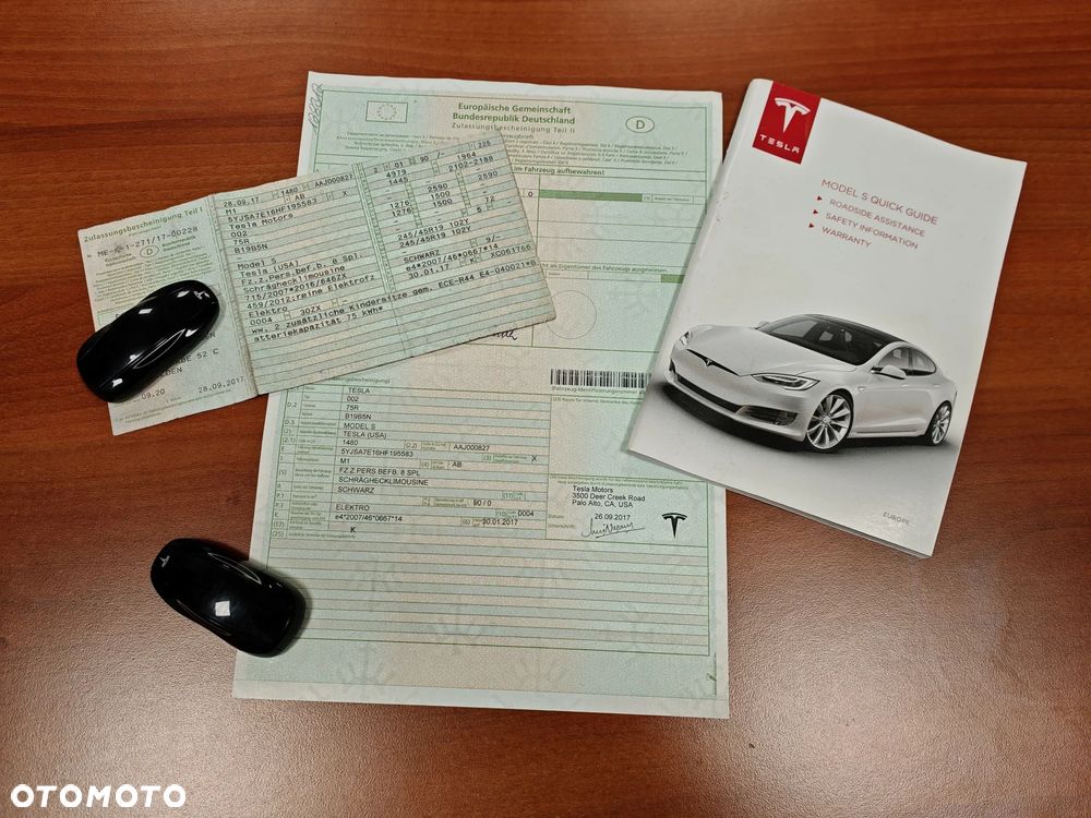 Tesla Model S - 8