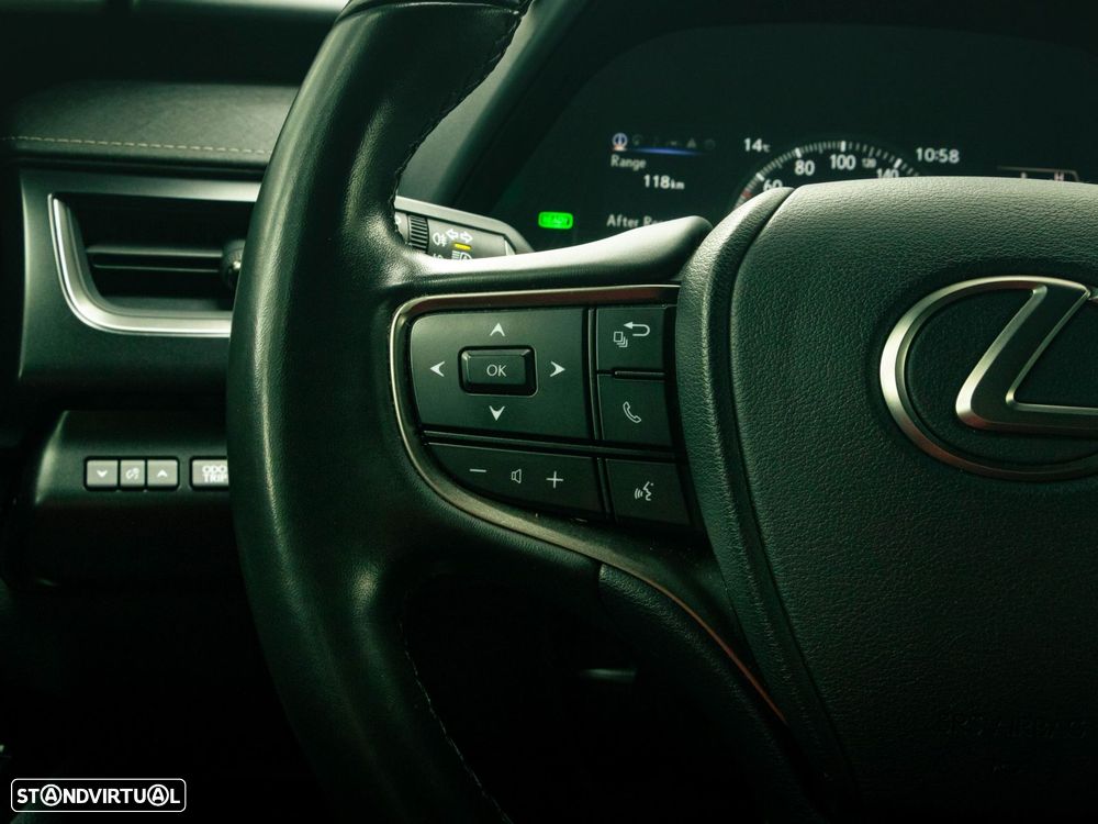 Lexus UX 250h Sport - 29