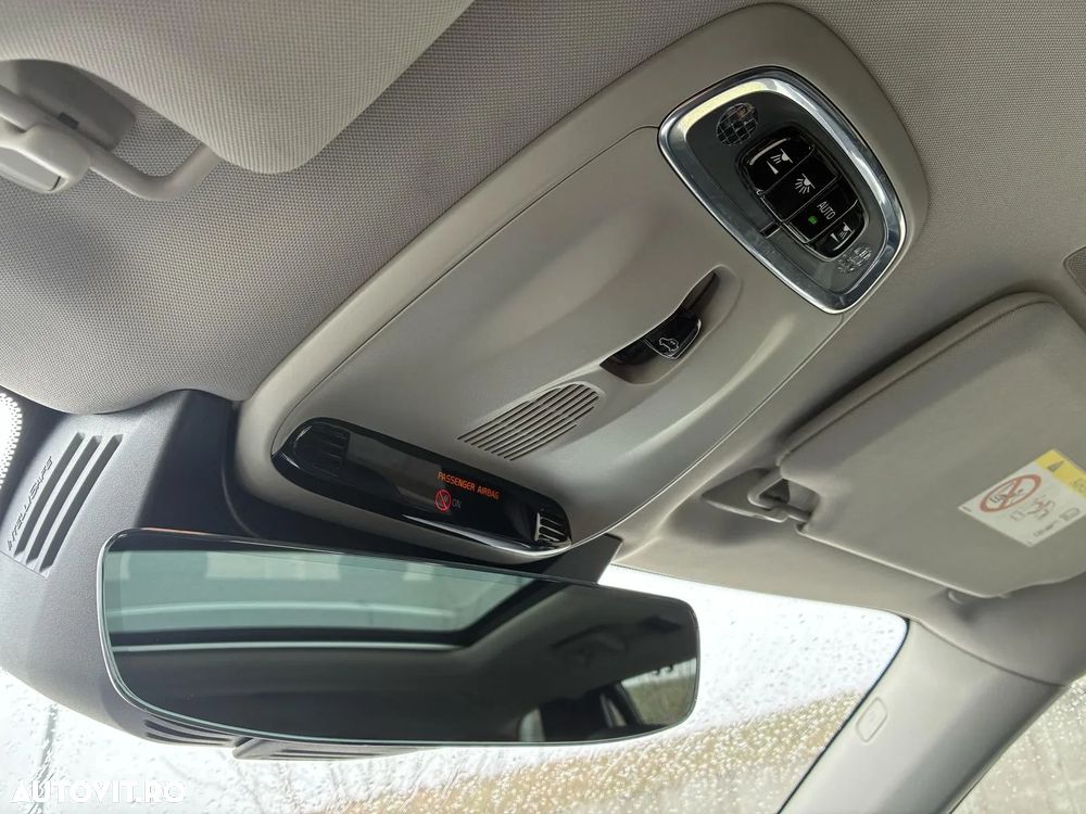 Volvo XC 90 - 32