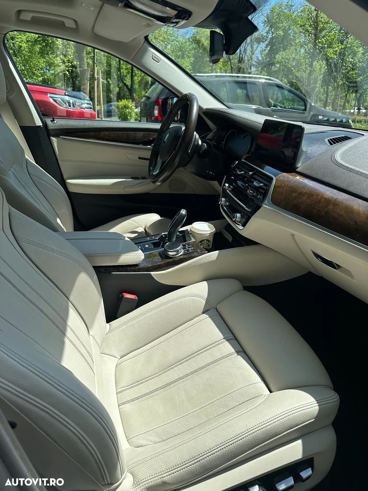 BMW Seria 5 530i xDrive AT - 23