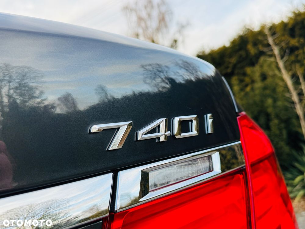 BMW Seria 7 740i - 25