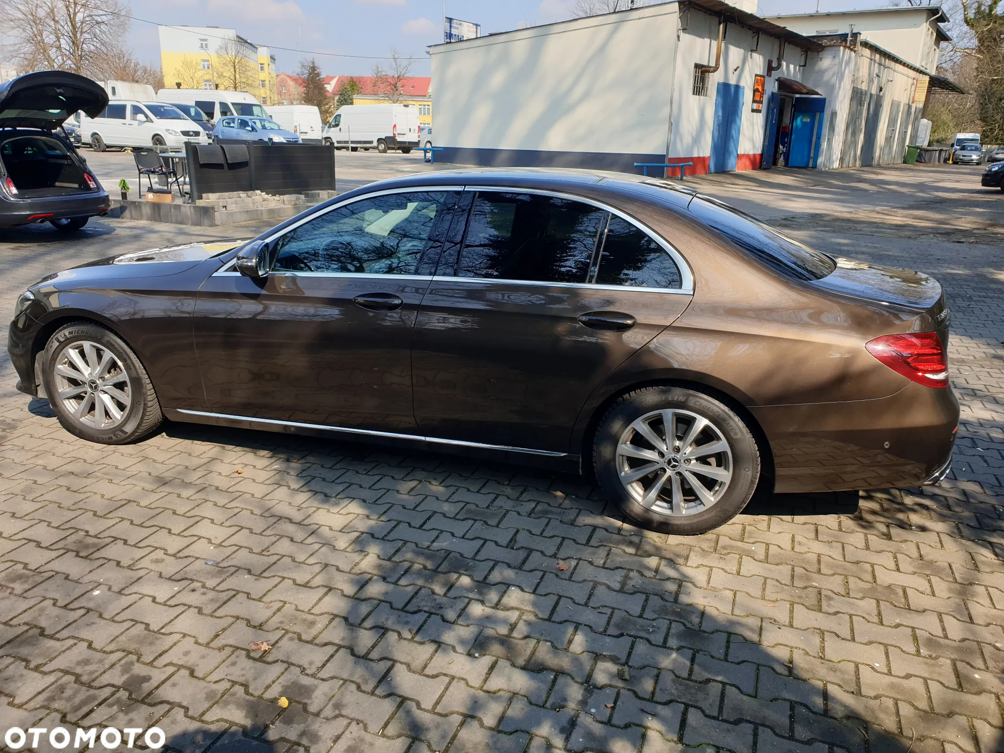 Mercedes-Benz Klasa E 220 d 4-Matic 9G-TRONIC - 2