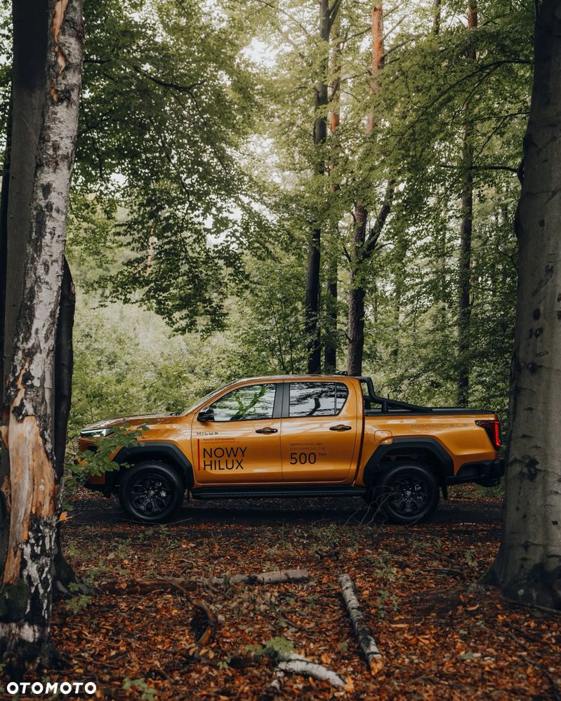 Toyota Hilux - 38