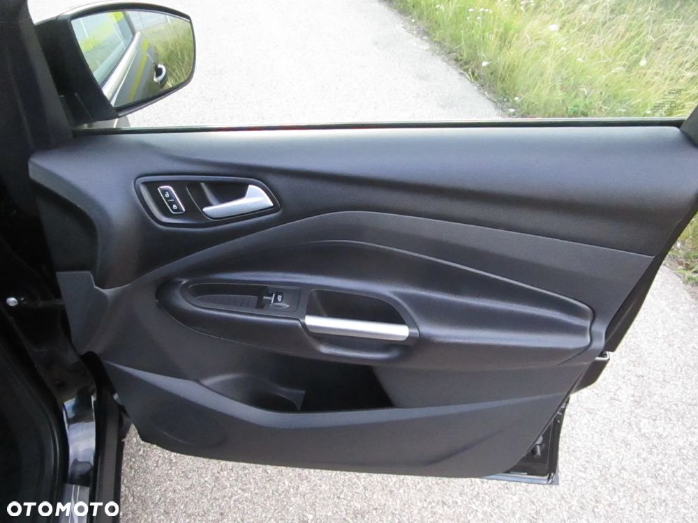 Ford Kuga 2.0 TDCi 2x4 Business Edition - 33