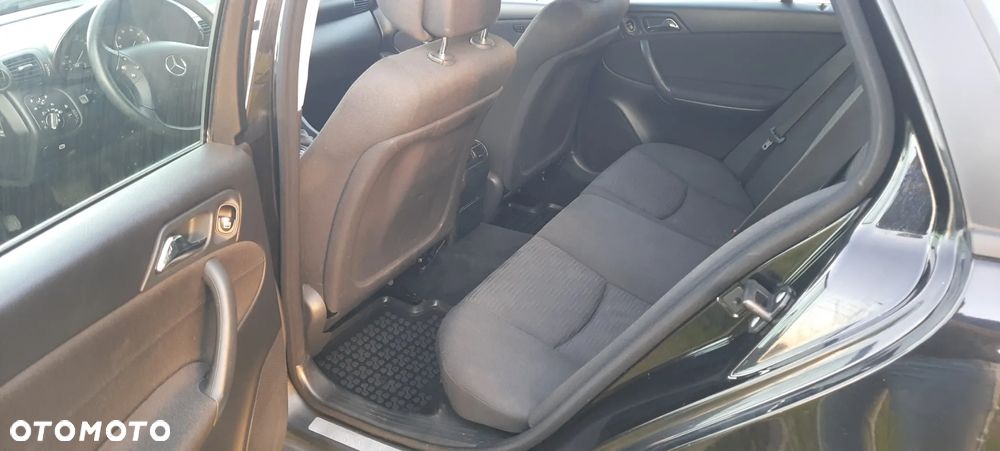 Mercedes-Benz Klasa C 180 Kompressor Automatik Classic - 9