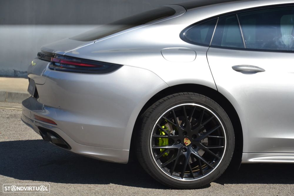 Porsche Panamera 4 E-Hybrid Platinum Edition com PDLS - 17