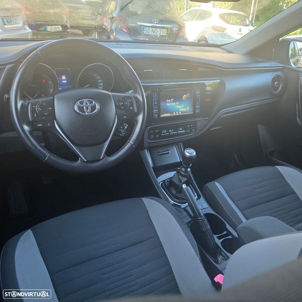 Toyota Auris 1.4 D-4D Comfort+Pack Sport - 6