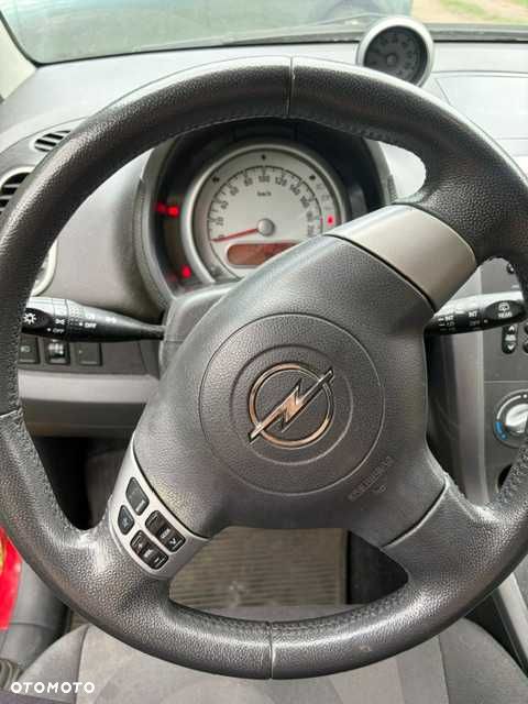 Opel Agila - 2
