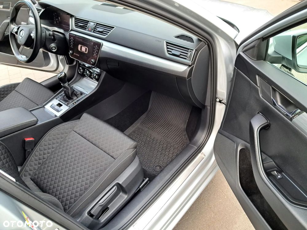 Skoda Superb 2.0 TDI SCR Ambition - 21