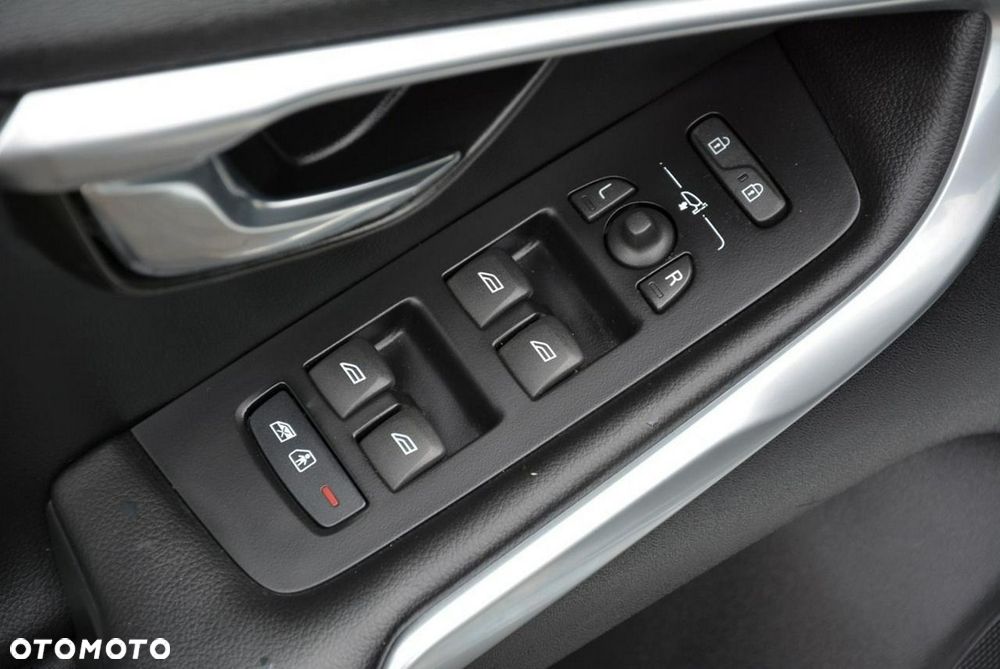 Volvo V40 T3 Geartronic Summum - 31