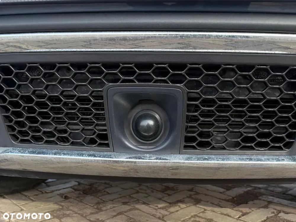 Jeep Grand Cherokee - 19