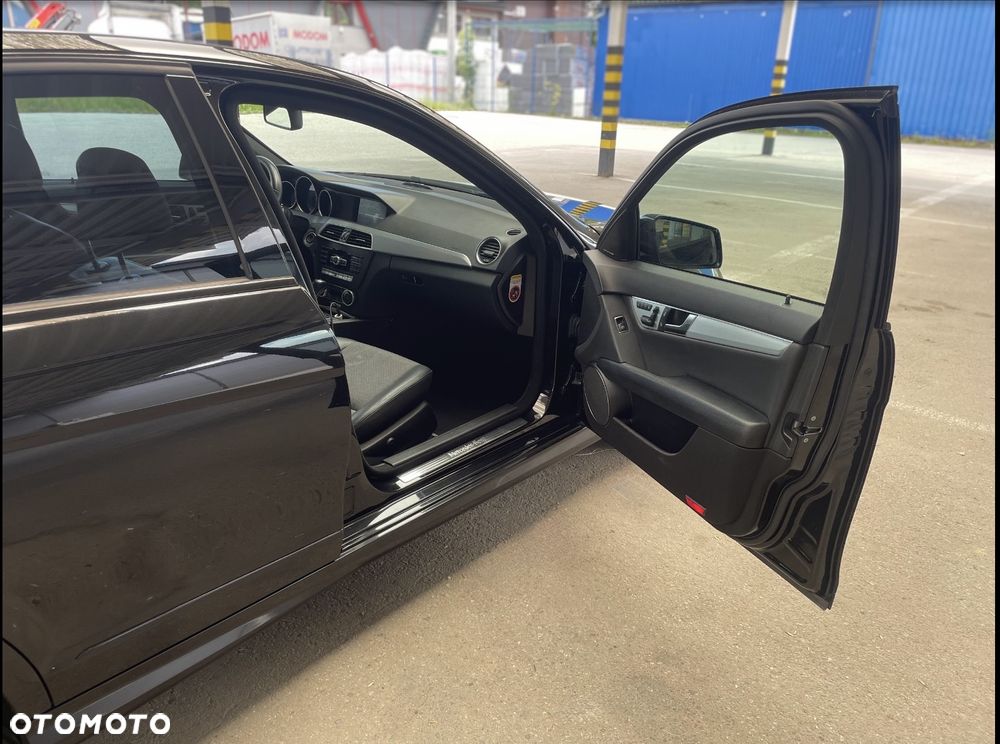 Mercedes-Benz Klasa C 300 CDI 4Matic 7G-TRONIC Avantgarde Edition - 7