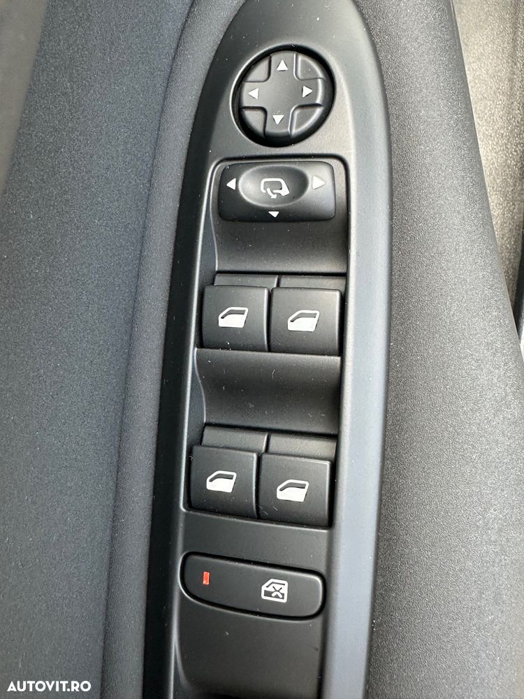 Citroën C4 PureTech 130 Stop & Start EAT6 Shine - 24