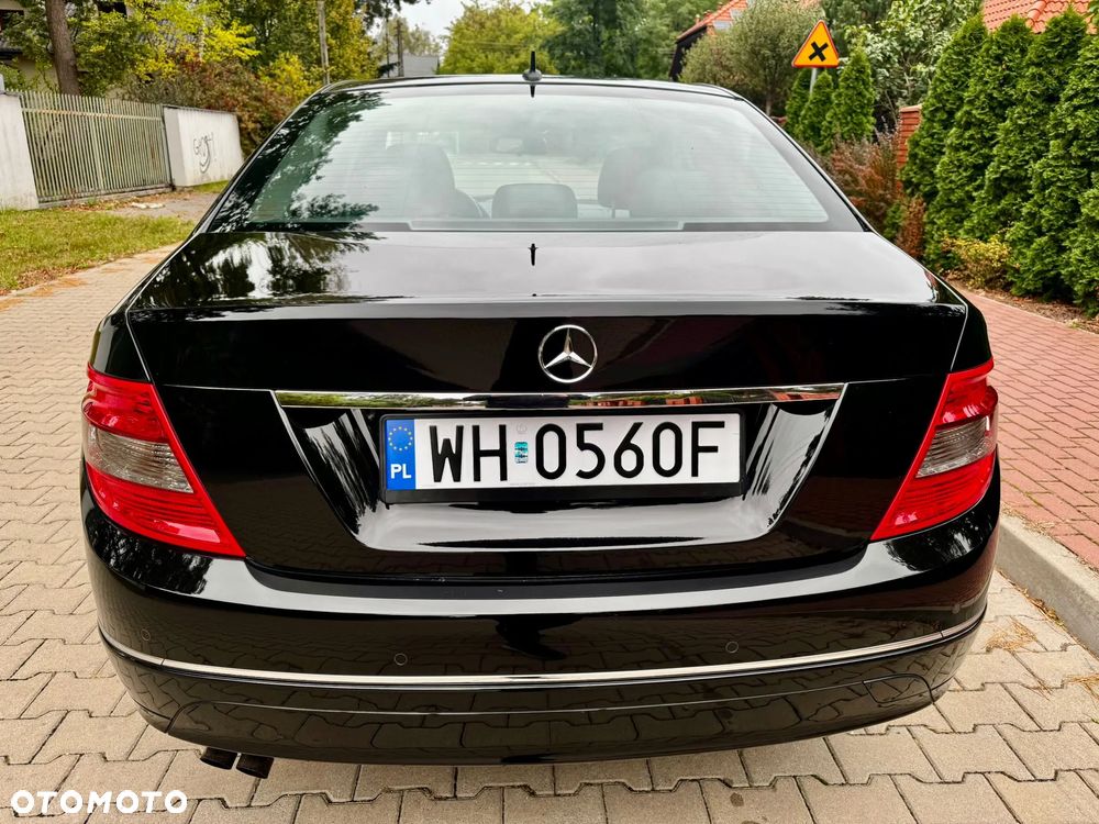 Mercedes-Benz Klasa C 180 Kompressor BlueEFFICIENCY Avantgarde - 17