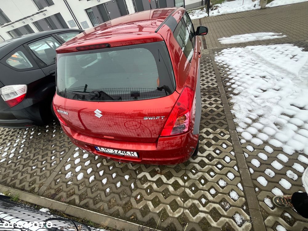 Suzuki Swift - 1