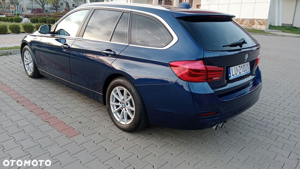 2019 BMW Seria 3, photograph 9