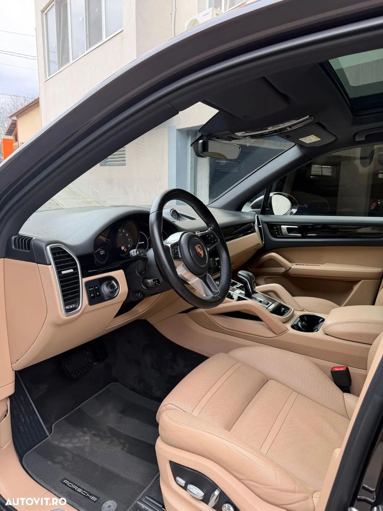 Porsche Cayenne - 7