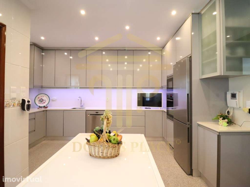 Moradia com Cave, Piscina e Terreno de 1878m² - Lavra
Vendida tota... - Grande imagem: 2/47