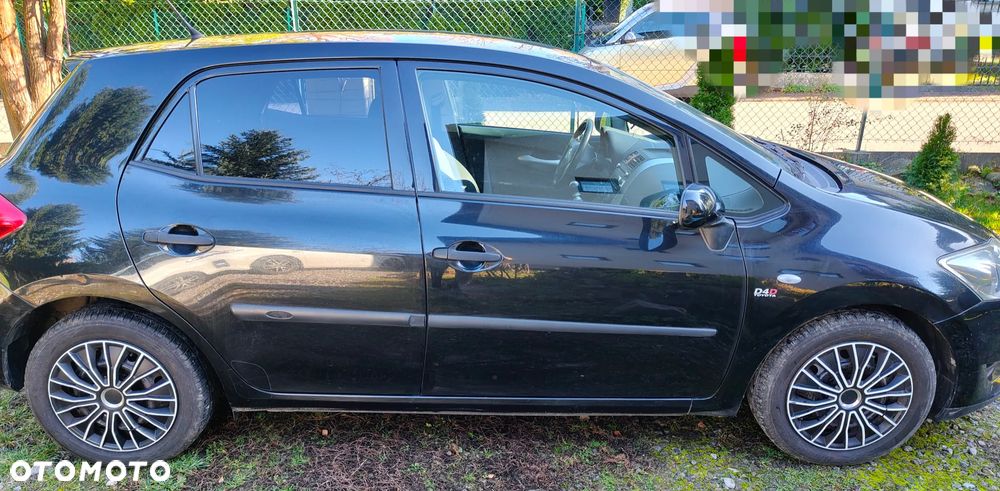 Toyota Auris 1.4 D-4D Terra - 4