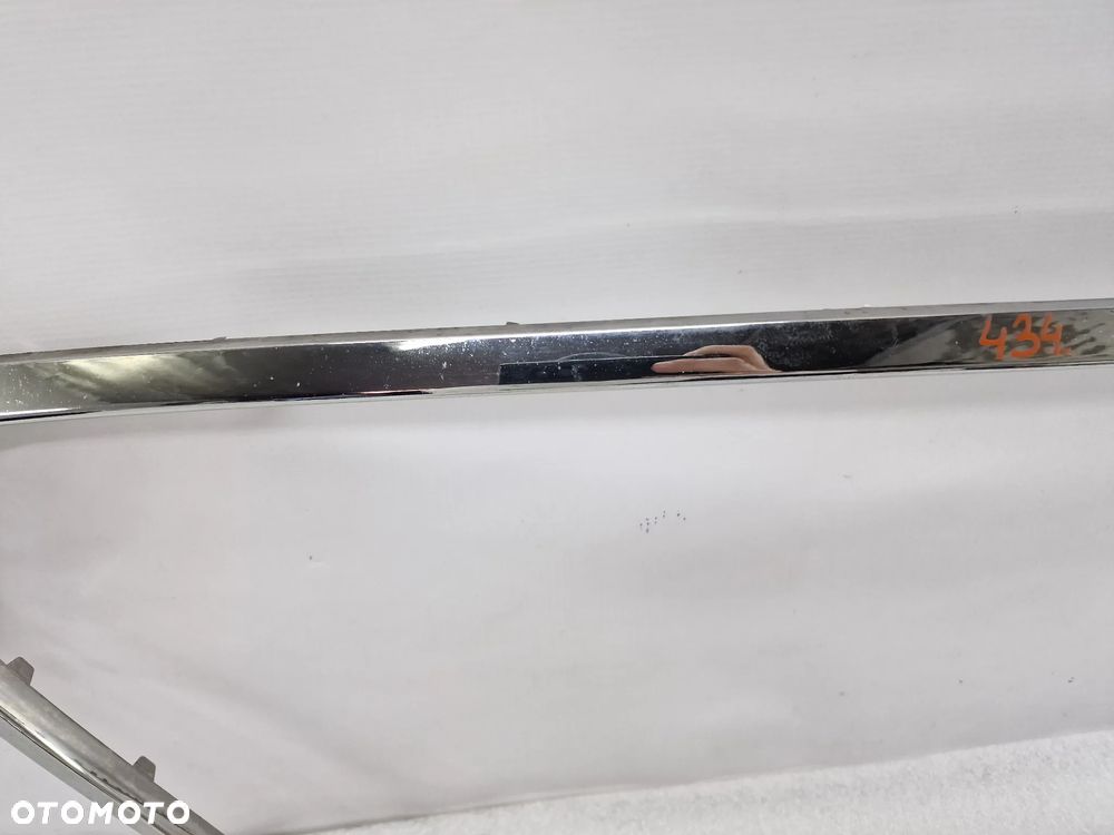 HYUNDAI I30 III 17- RAMKA GRILLA CHROMOWA , NR 86355-G4000 , NR AUKCJI GL434 - 3